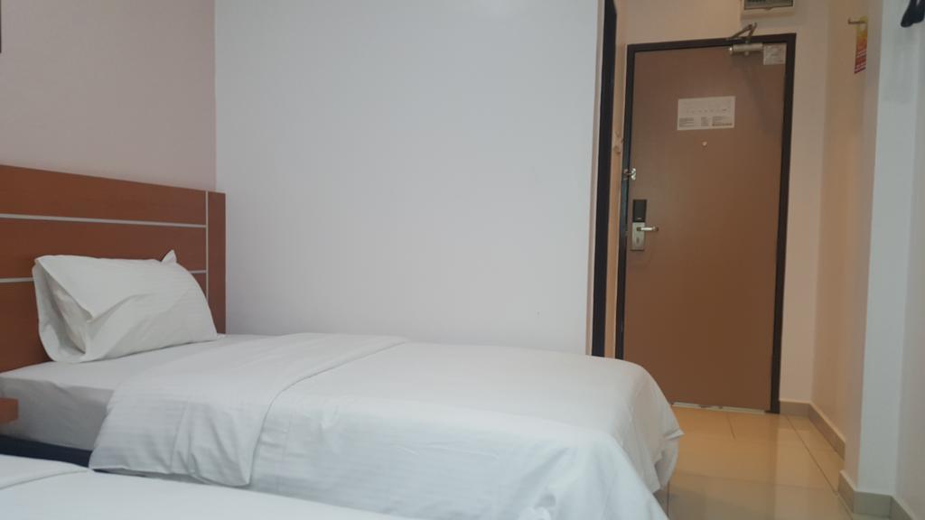 Dota Hotel Alor Setar Oda fotoğraf